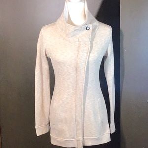 Women’s size Small, Avalanche Brand, cardigan/jacket/outdoor wear!